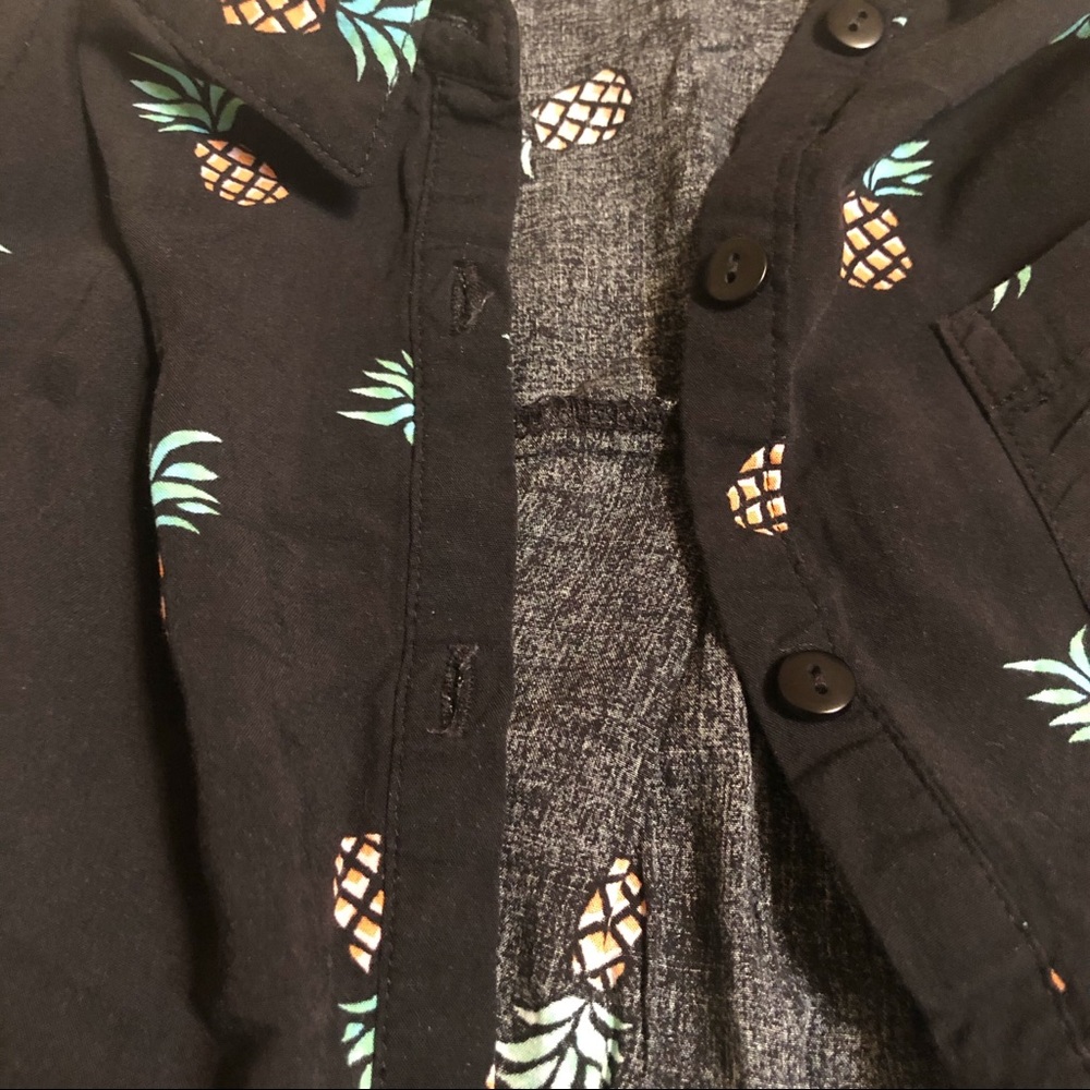 ❌SOLD❌Love Notes Pineapple Button Down - Picture 4 of 4